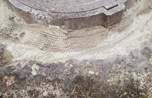 Жители Ростова за свои деньги отремонтировали люк ливневой канализации