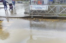 В Ярославле вода избегает ливневок - жители заговорили об аномальной зоне     