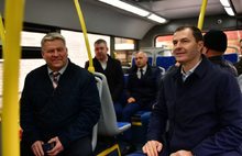 Мэр Ярославля вручил водителям ПАТП-1 ключи от новых автобусов: фото