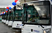 Мэр Ярославля вручил водителям ПАТП-1 ключи от новых автобусов: фото