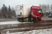 В Ярославской области начался вечер жестянщика: в ДТП есть пострадавшие