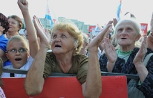 Защитить мэра Ярославля пришло несколько тысяч человек. Фоторепортаж