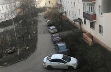 Из ярославских дворов эвакуируют автомобили: водители возмущены, пешеходы торжествуют