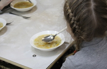 Картофельный, куриный или молочный?: в ярославской школе произошел скандал с супом для учеников