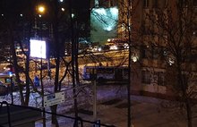 «Автобус впечатал машину в дом»: в Ярославле произошло несколько ДТП, Московский стоит