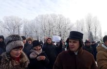 «Долой свиту и короля»: в Ярославле митинговали за отставку мэра Владимира Волкова