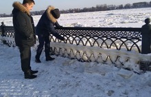 Глава центральных районов Ярославля осмотрел затопленную Волжскую набережную