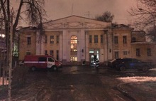 В центре Ярославля горит здание военного комиссариата: фото
