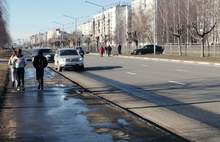 В Ярославле на Московском проспекте легковушка въехала во внедорожник