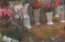 Ярославцы загнали предполагаемого педофила в цветочный ларек