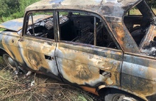 «Красивый был»: в Ярославле сожгли раритетный автомобиль