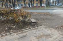 В Ярославле продолжают ремонт сквера, где работы «завершены»