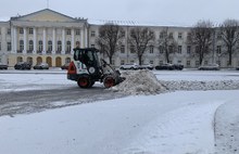 Ярославцы просят перебросить дворников и технику от здания  правительства