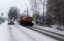 «Город в снежной каше»: в Ярославль пришел день жестянщика