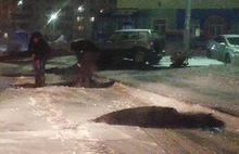 В Ярославле укладывают асфальт в снег