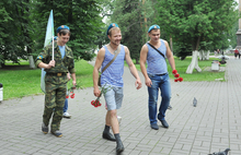 Десантники Ярославля отмечали праздник вместе с невестами, женами и друзьями по оружию. Фоторепортаж