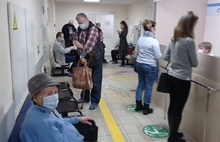 Ярославская центральная городская больница: в поликлинику одновременно пришли около 160 человек