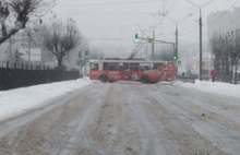 В Ярославле на Московском проспекте развернуло троллейбус