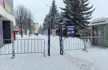 На место сбора митингующих в Ярославле приехала снегоуборочная техника