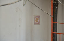 На экспертизу ремонтируемого корпуса ярославской больницы имени Соловьева нет денег. С фото