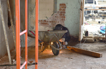 На экспертизу ремонтируемого корпуса ярославской больницы имени Соловьева нет денег. С фото