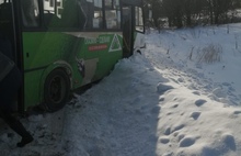 В Ярославской области рейсовый автобус попал в ДТП: есть пострадавшие