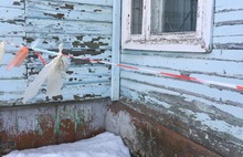 «Это каменный век!»: ветхий ФАП с уличным туалетом возмутил ярославского депутата