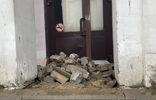 «Будем погребены заживо»: жители дома в Ярославле боятся его обрушения