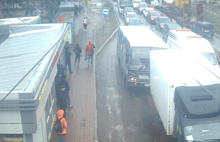 «50 минут в пробке»: в Заволжском районе Ярославля случился дорожный коллапс