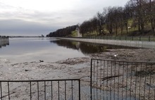 В Ярославле вода подступила к Волжской набережной