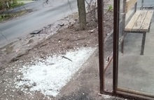 В Ярославле вандалы разнесли остановку общественного транспорта