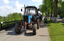 В Ярославле чистят Волжскую набережную