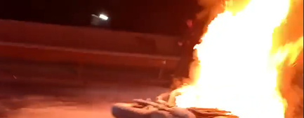 На Октябрьском мосту в Ярославле сгорел мотоцикл
