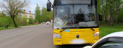 В Рыбинске желтый автобус сбил пешехода