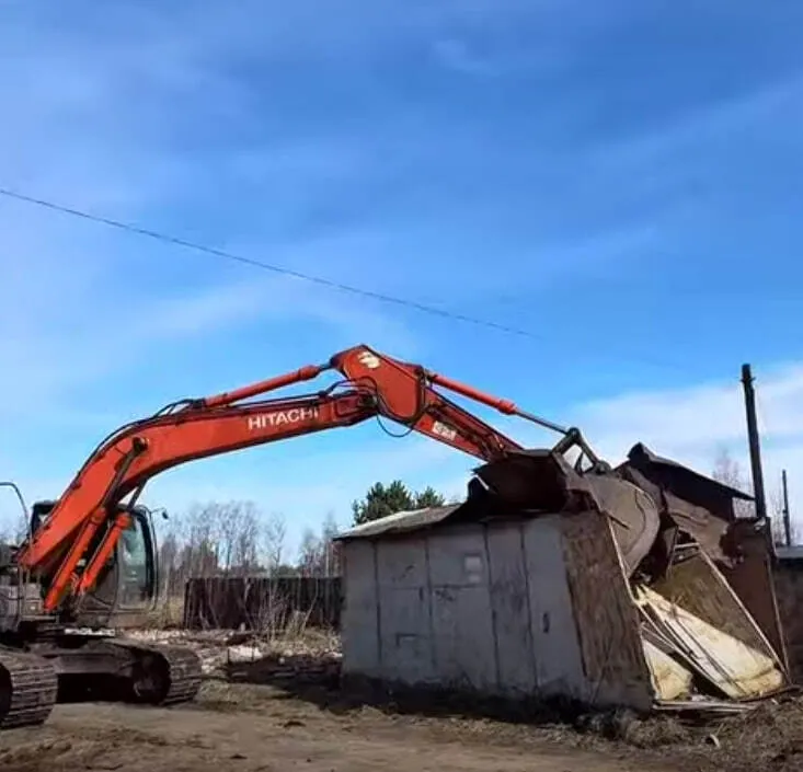 В Рыбинске снесли гаражи, мешавшие застройке квартала