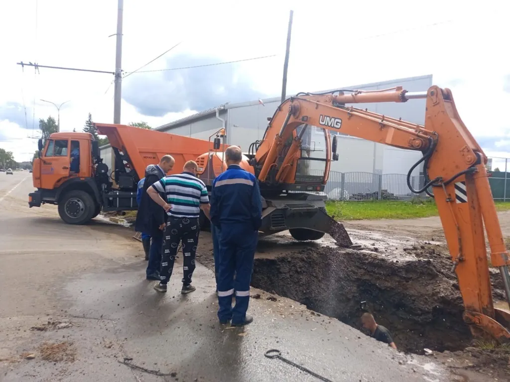 В Рыбинске поврежден магистральный трубопровод