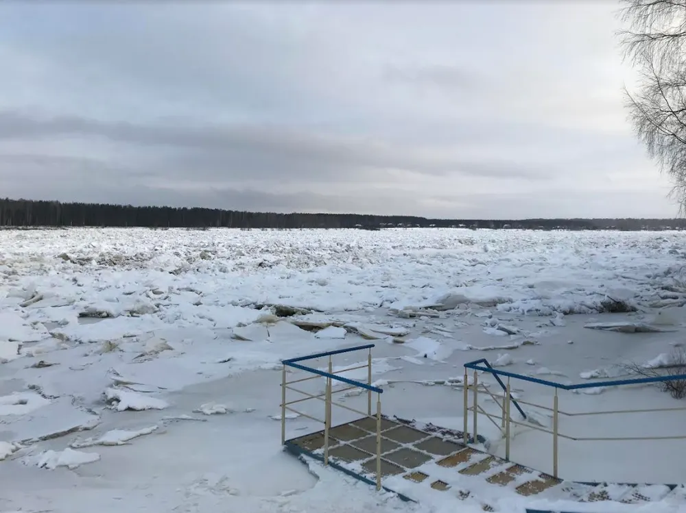 Необычное явление в Рыбинске: на набережной образовались торосы