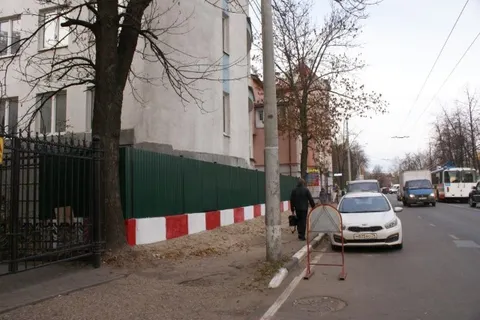 Стройплощадки в Ярославле будут огораживать зелеными заборами