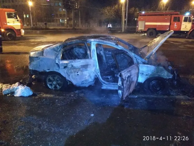 В Ярославле вновь сгорела иномарка