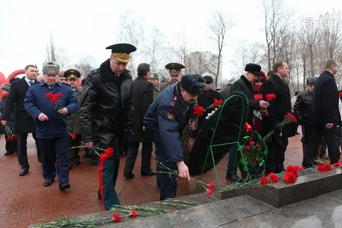 Сергей Ястребов принял участие в митинге, посвященном Дню защитника Отечества