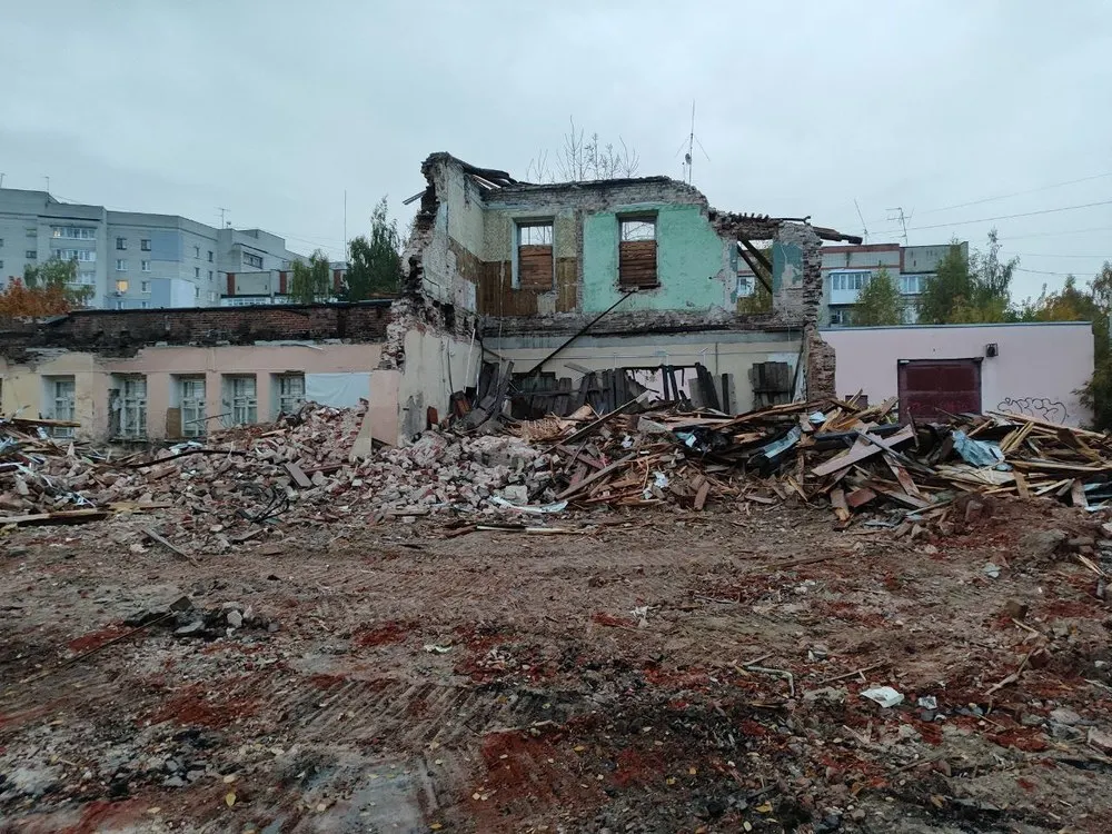 В Ярославле сносят здание бывшего пивзавода