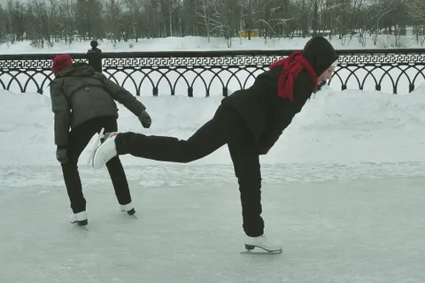 Катки в Ярославле - источник повышенной опасности. Фоторепортаж