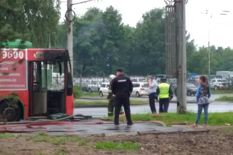 В центре Рыбинска горел троллейбус