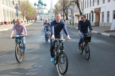 А велосипедисты ярославской мэрия хвастаются!