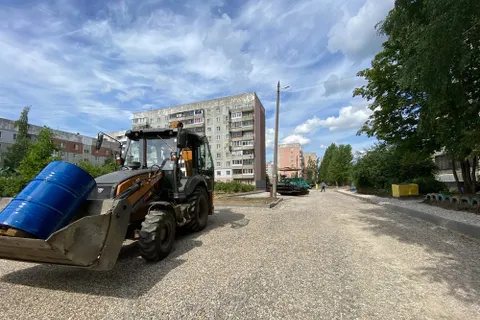 Исполняющий обязанности мэра Ярославля проверил благоустройство дворовых территорий
