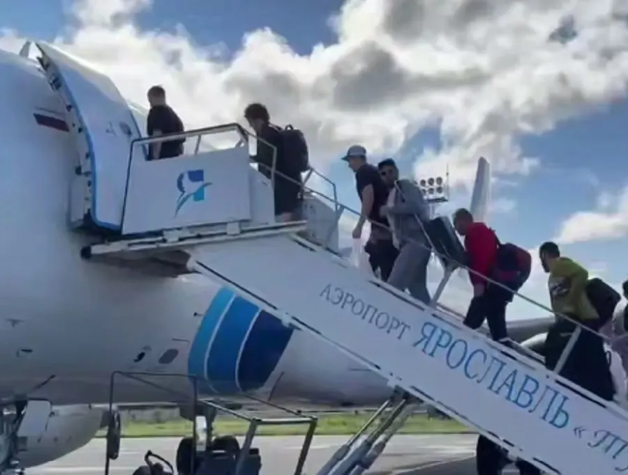 Ярославский «Локомотив» улетел на турнир в Омск