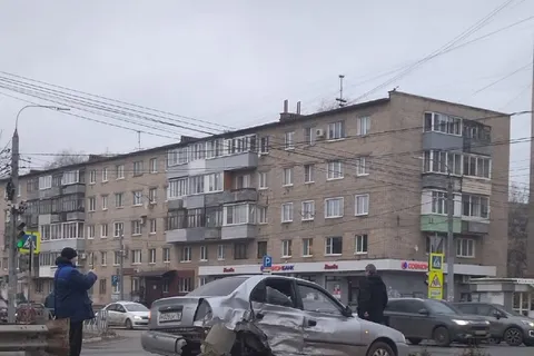 В Ярославле машина скорой помощи попала в ДТП
