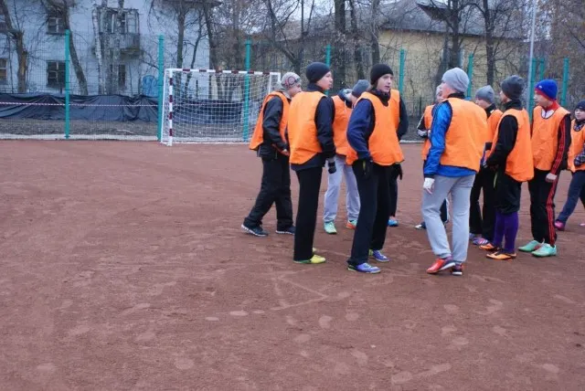 В ярославской школе имени хоккеиста Ивана Ткаченко открылась спортплощадка