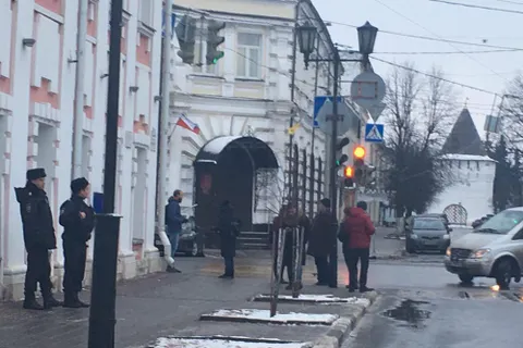 Жители пикетируют мэрию и муниципалитет Ярославля