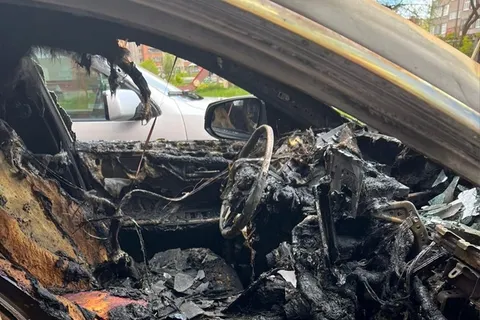 В Ярославле у помощника депутата от КПРФ сожгли машину